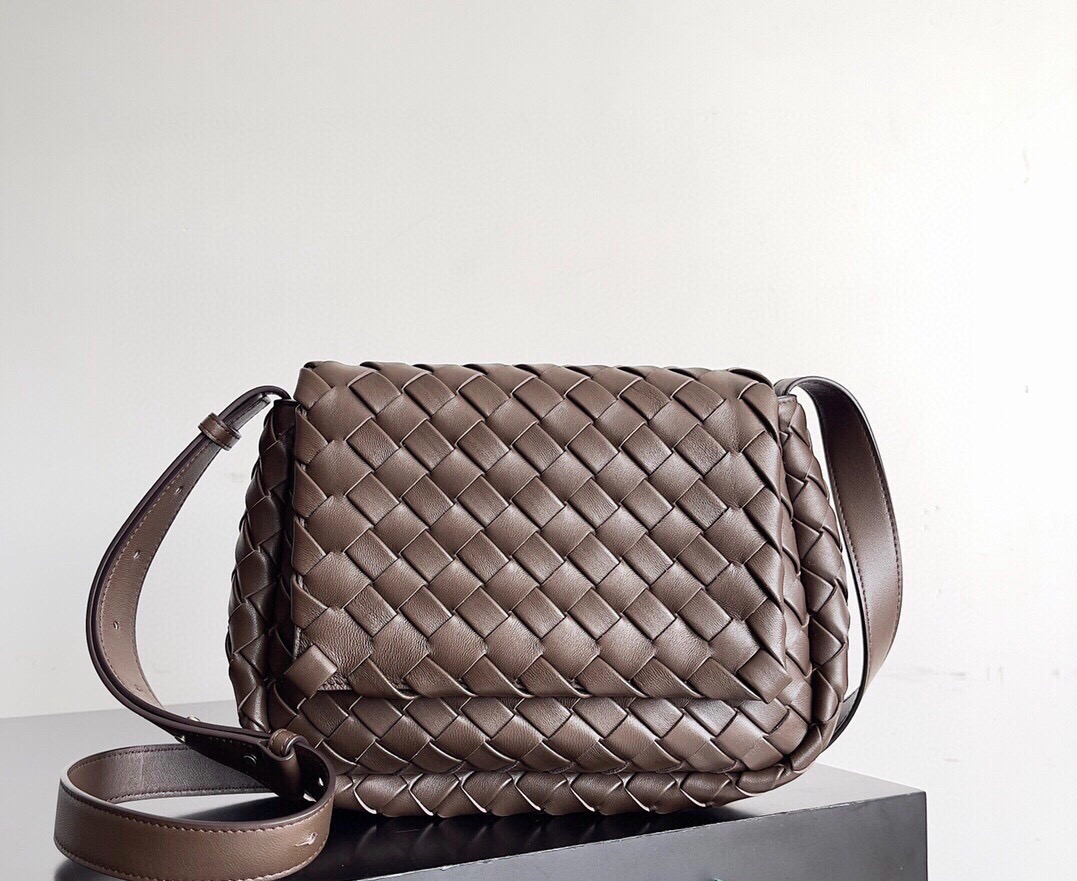 BV Small Cobble Shoulder Bag
