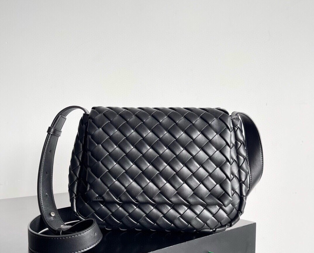 BV Small Cobble Shoulder Bag