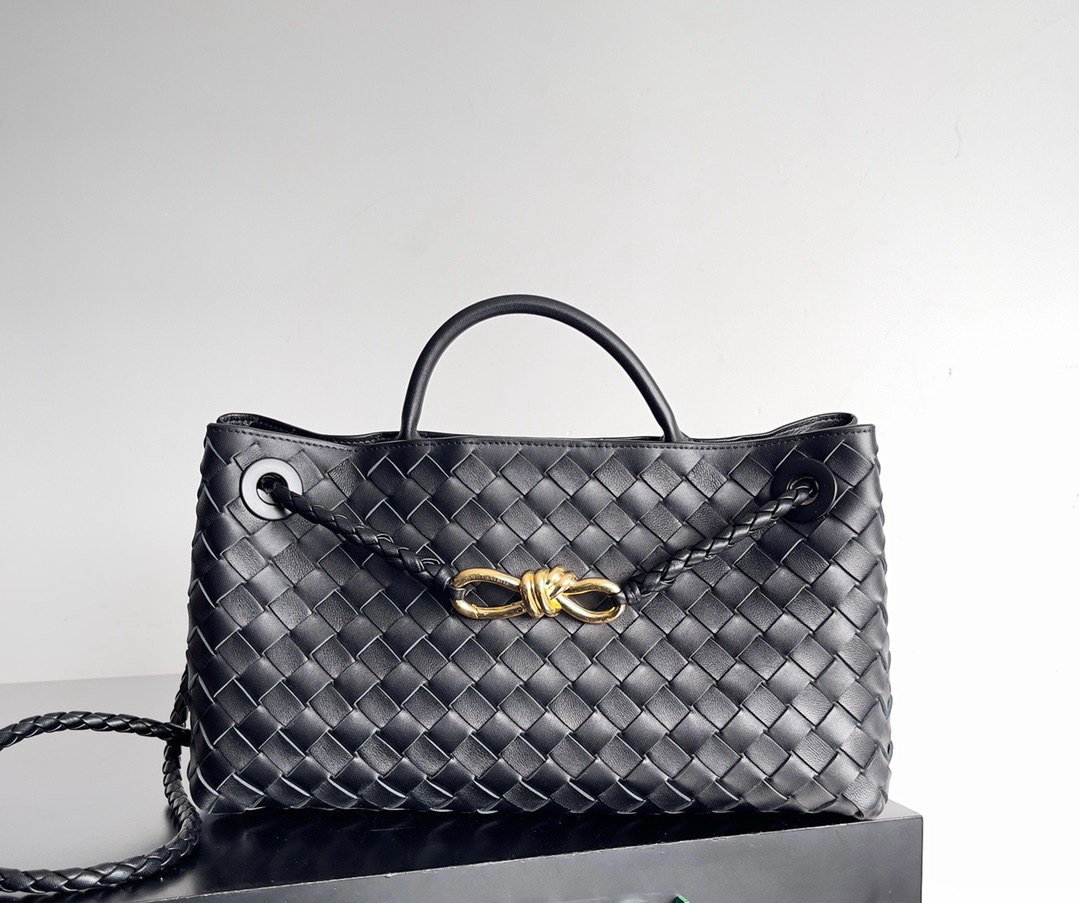 BV Small East/West Andiamo Bag