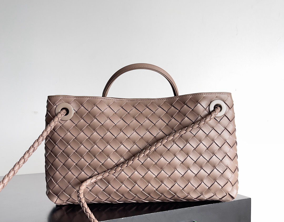 BV Small East/West Andiamo Bag BV Small East/West Andiamo Bag