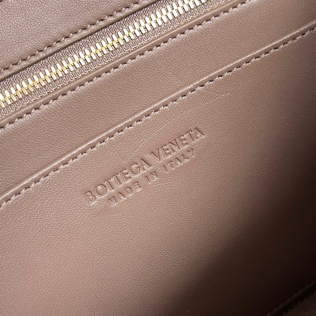 BV Small East/West Andiamo Bag BV Small East/West Andiamo Bag