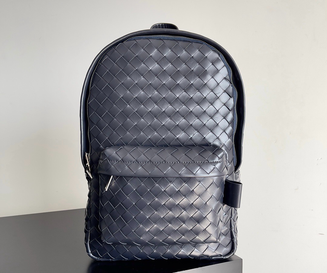 BV Small Intrecciato Backpack