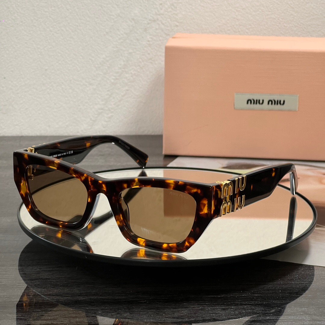 Miu Miu MU09WS Runway Sunglasses Miu Miu MU09WS Runway Sunglasses