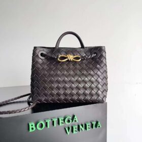 BV Medium Andiamo Bag
