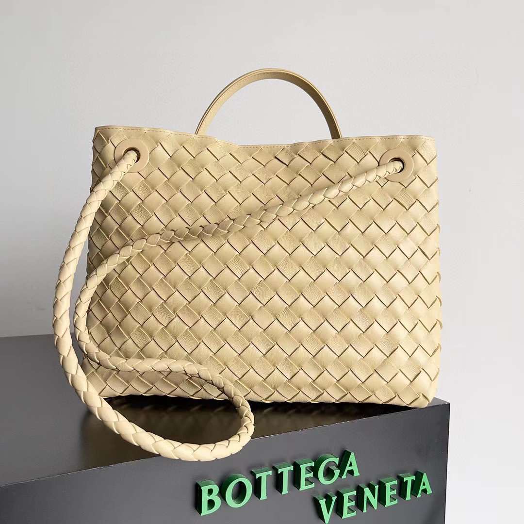 BV Medium Andiamo Bag BV Medium Andiamo Bag
