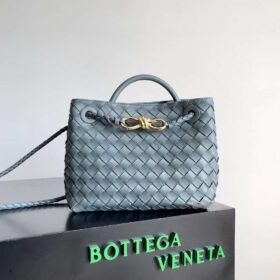 BV Medium Andiamo Bag