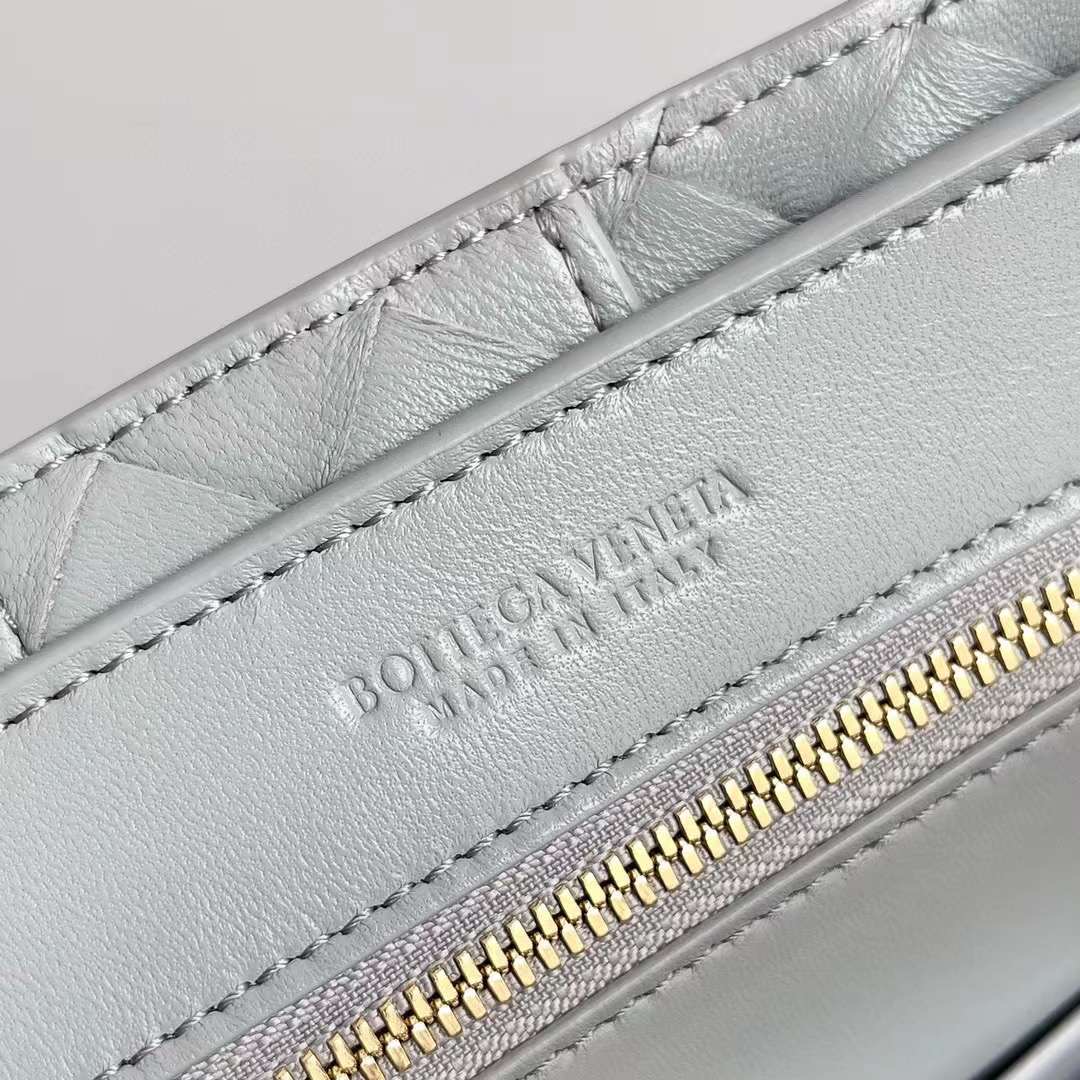 BV Medium Andiamo Bag BV Medium Andiamo Bag