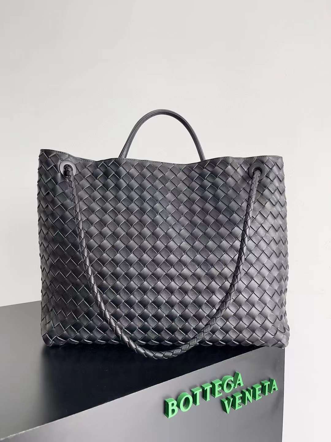 BV Medium Andiamo Bag BV Medium Andiamo Bag