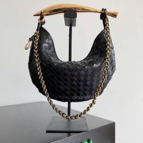 BV Long Clutch Andiamo With Handle