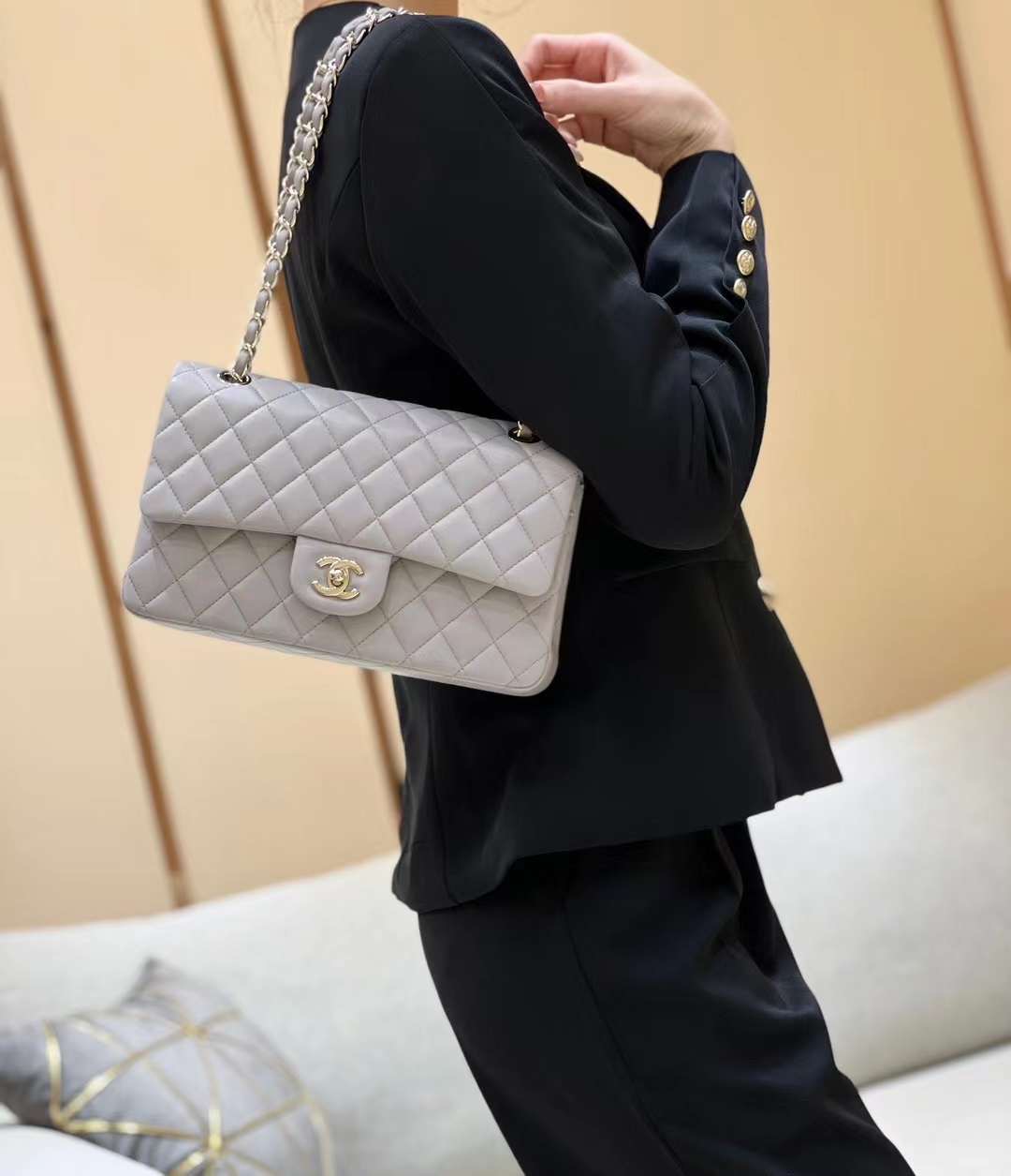 Loewe Medium Pebble Bucket Bag Loewe Medium Pebble Bucket Bag
