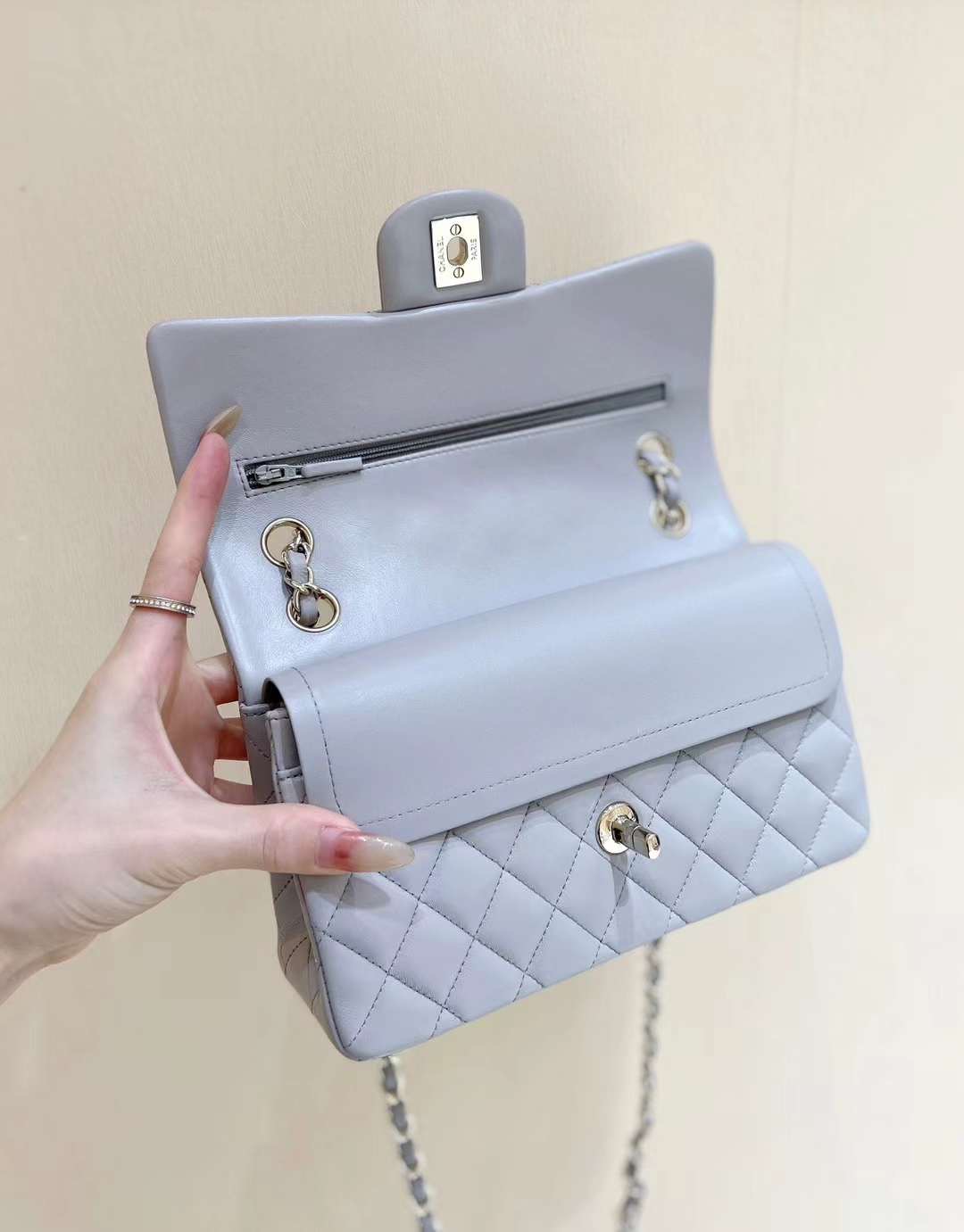 Loewe Medium Pebble Bucket Bag Loewe Medium Pebble Bucket Bag