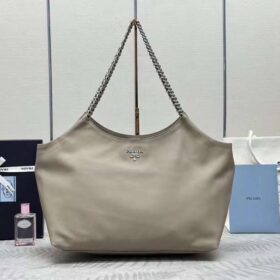 BV Sardine Medium Top Handle Bag
