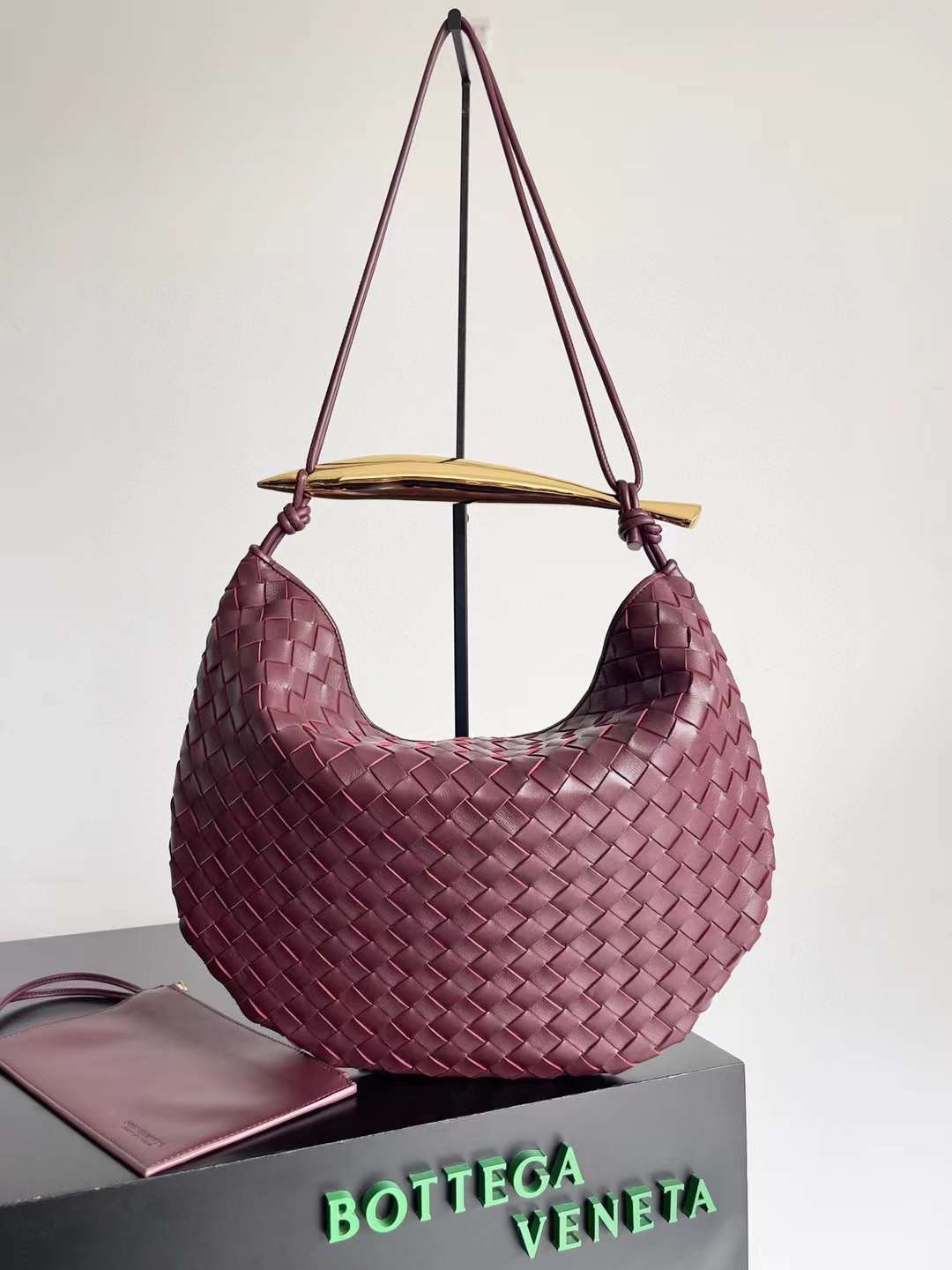 BV Sardine Medium Top Handle Bag