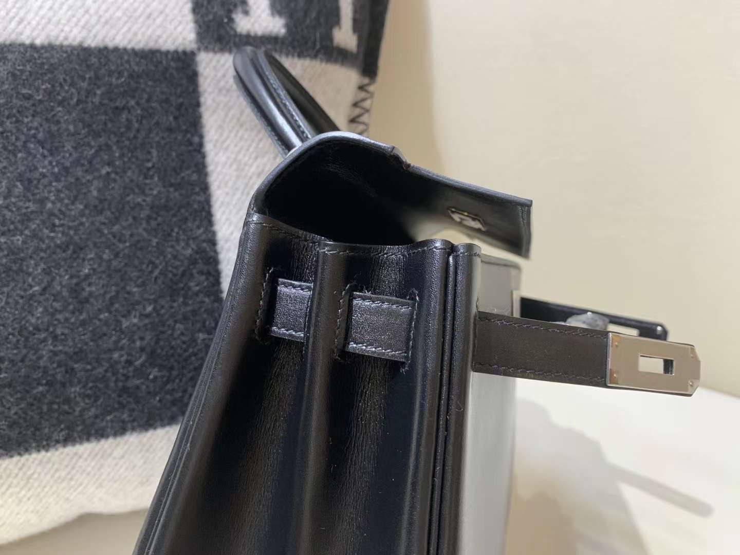 Hermès Kelly 28 Box Black PHW Hermès Kelly 28 Box Black PHW