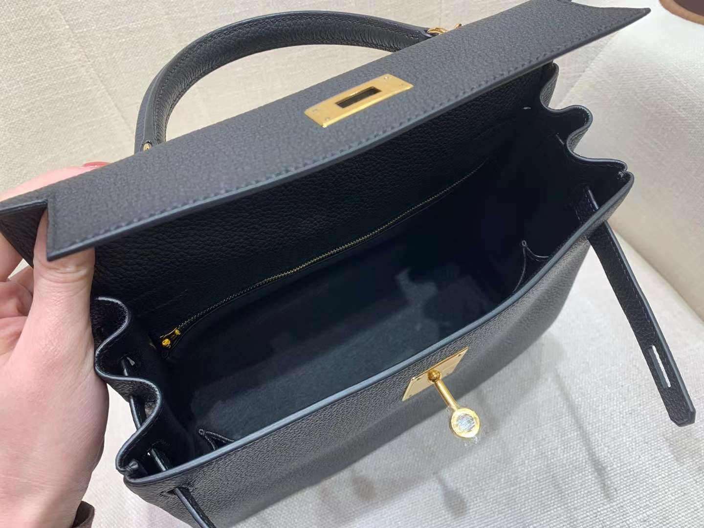 Hermès Kelly 28 Box Black PHW Hermès Kelly 28 Box Black PHW