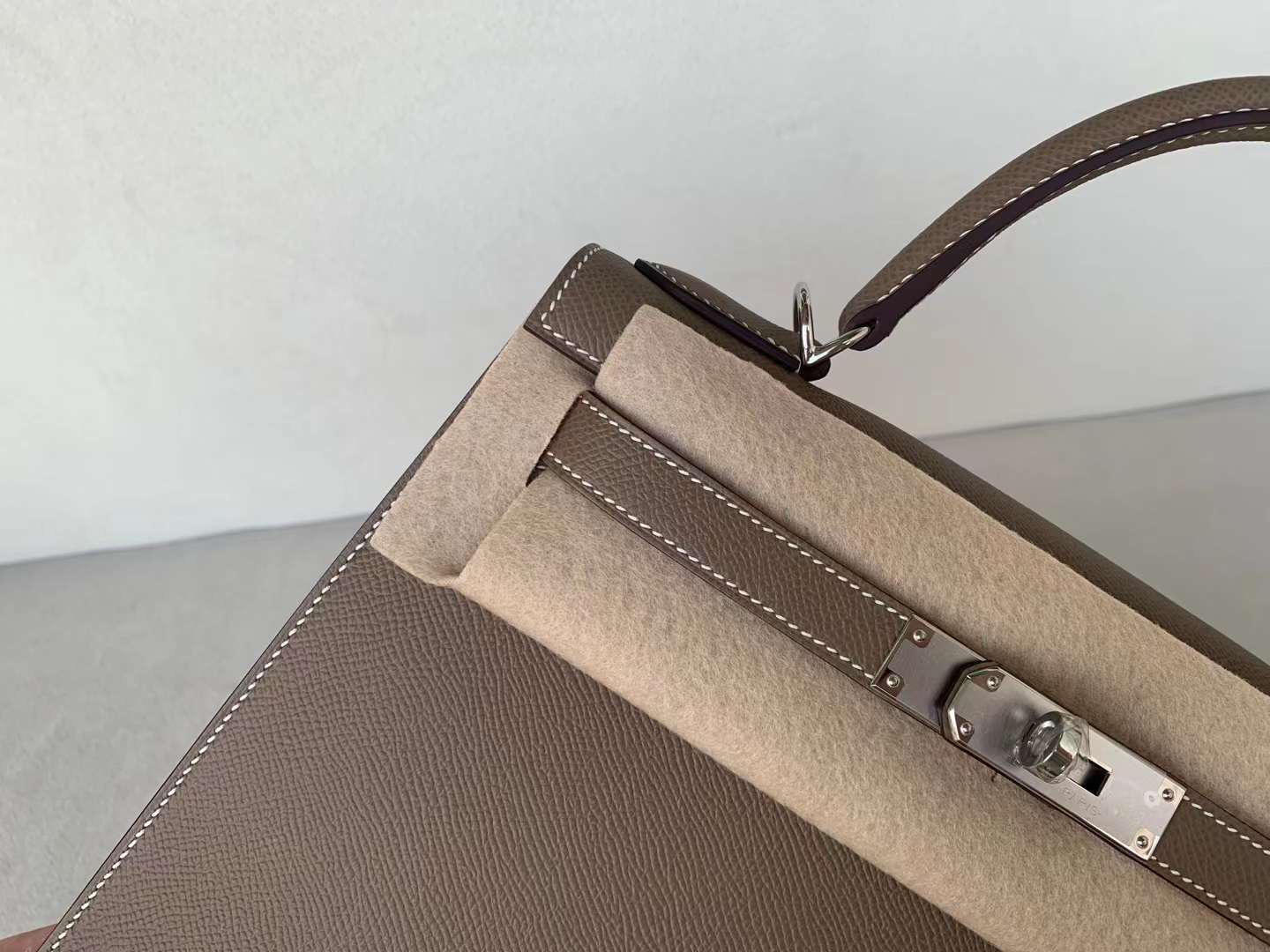 Hermès Kelly 28 Sellier Epsom Alezan GHW Hermès Kelly 28 Sellier Epsom Alezan GHW