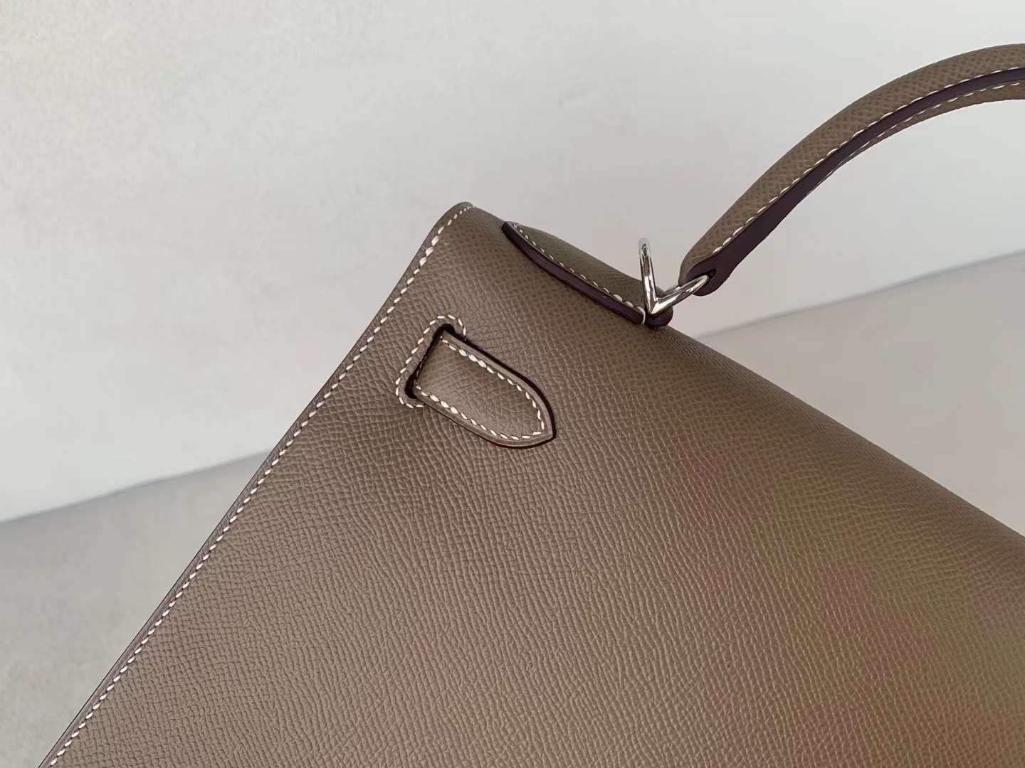 Hermès Kelly 28 Sellier Epsom Alezan GHW Hermès Kelly 28 Sellier Epsom Alezan GHW