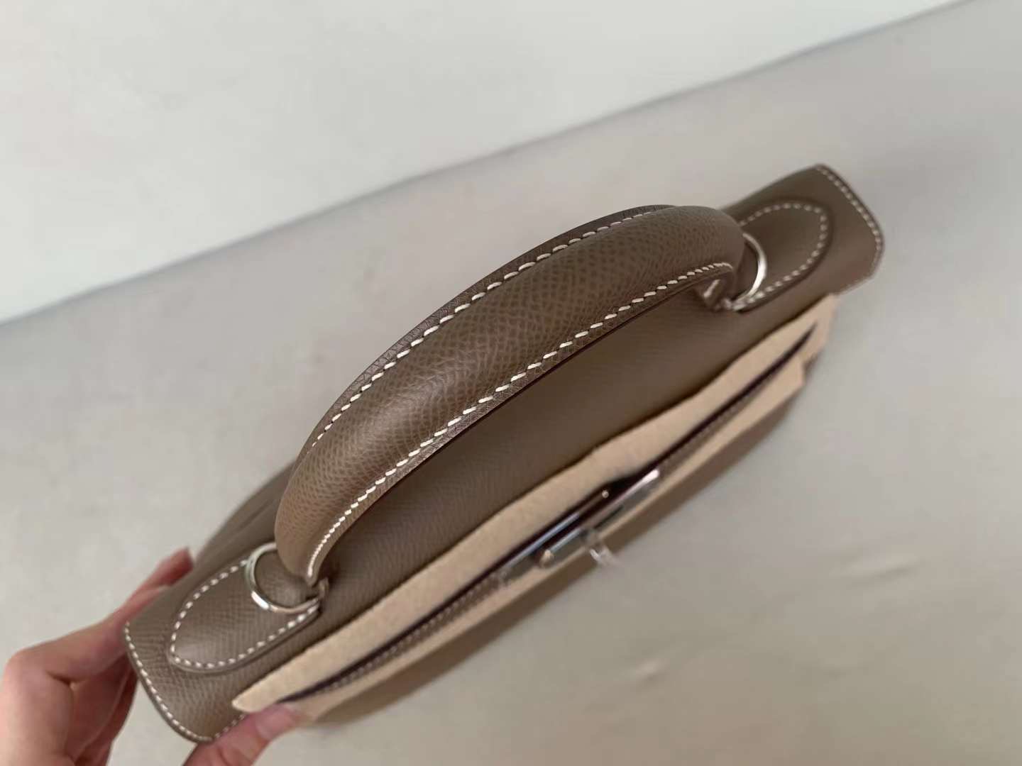 Hermès Kelly 28 Sellier Epsom Alezan GHW Hermès Kelly 28 Sellier Epsom Alezan GHW