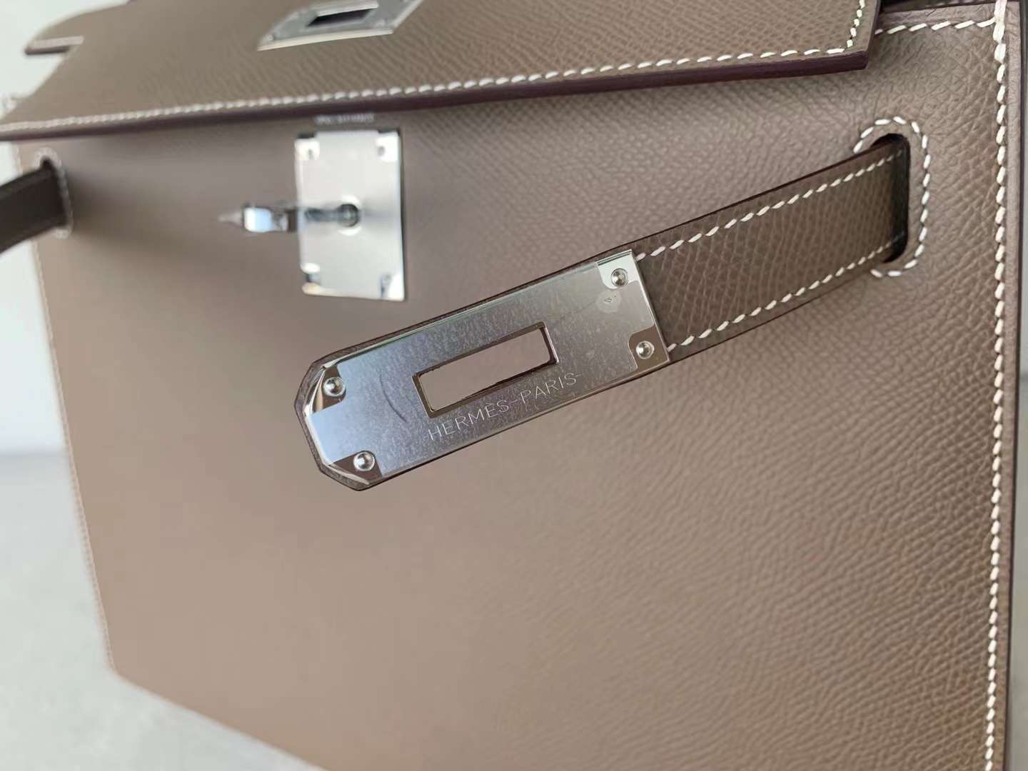 Hermès Kelly 28 Sellier Epsom Alezan GHW Hermès Kelly 28 Sellier Epsom Alezan GHW