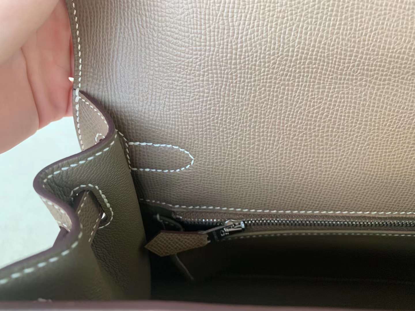 Hermès Kelly 28 Sellier Epsom Alezan GHW Hermès Kelly 28 Sellier Epsom Alezan GHW