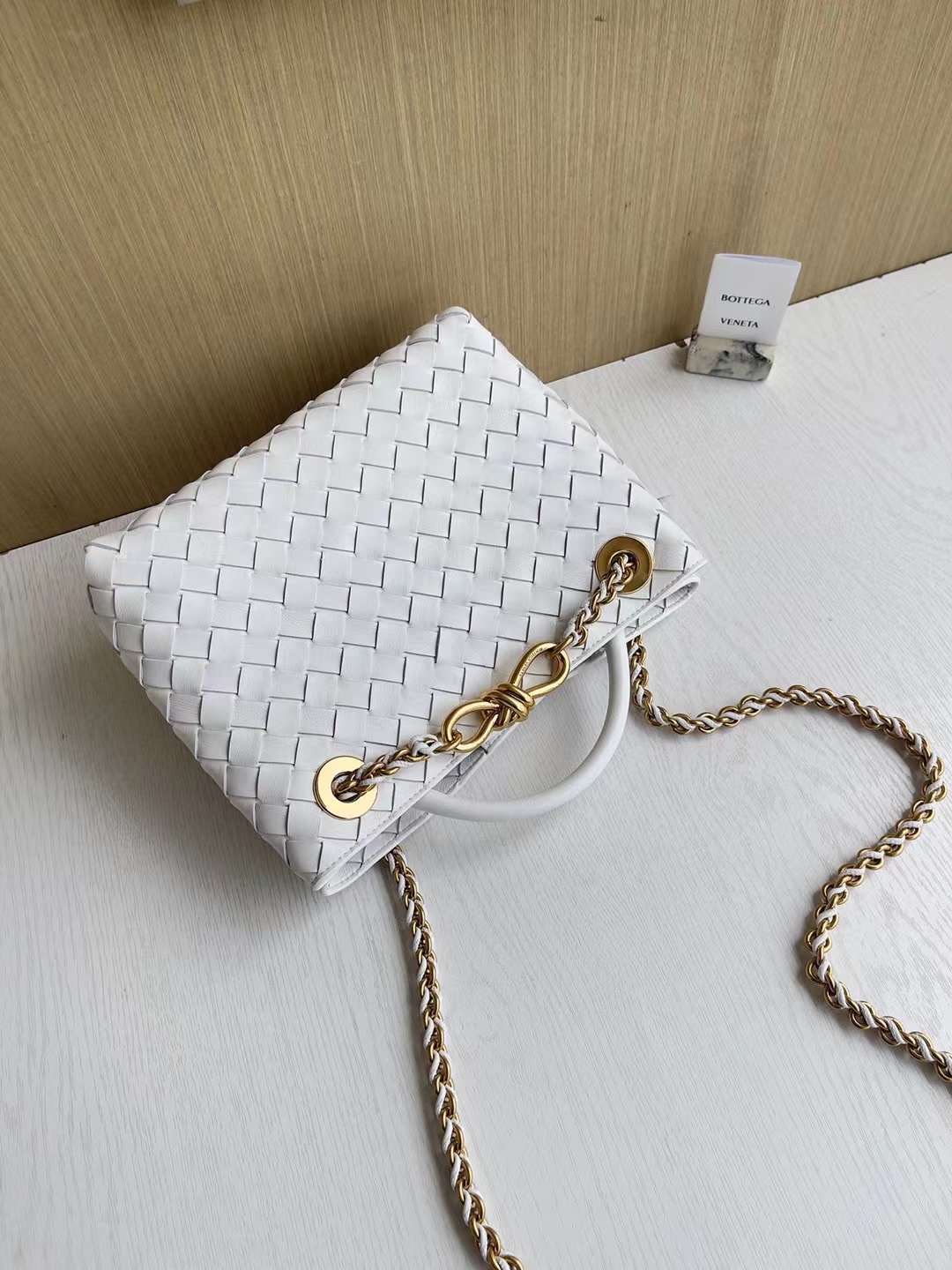 BV Medium Andiamo Bag With Chain BV Medium Andiamo Bag With Chain
