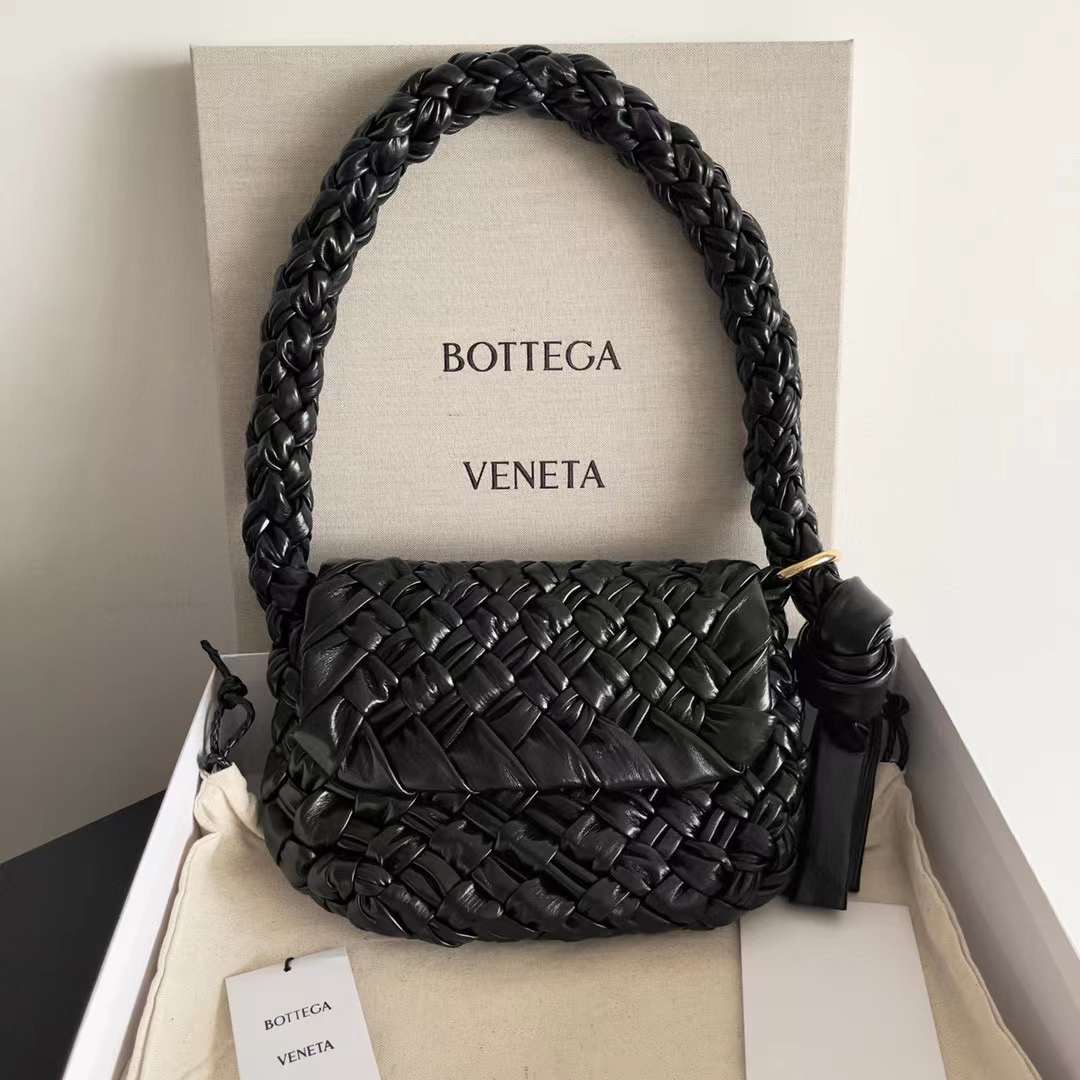 Loewe Small Squeeze Bag