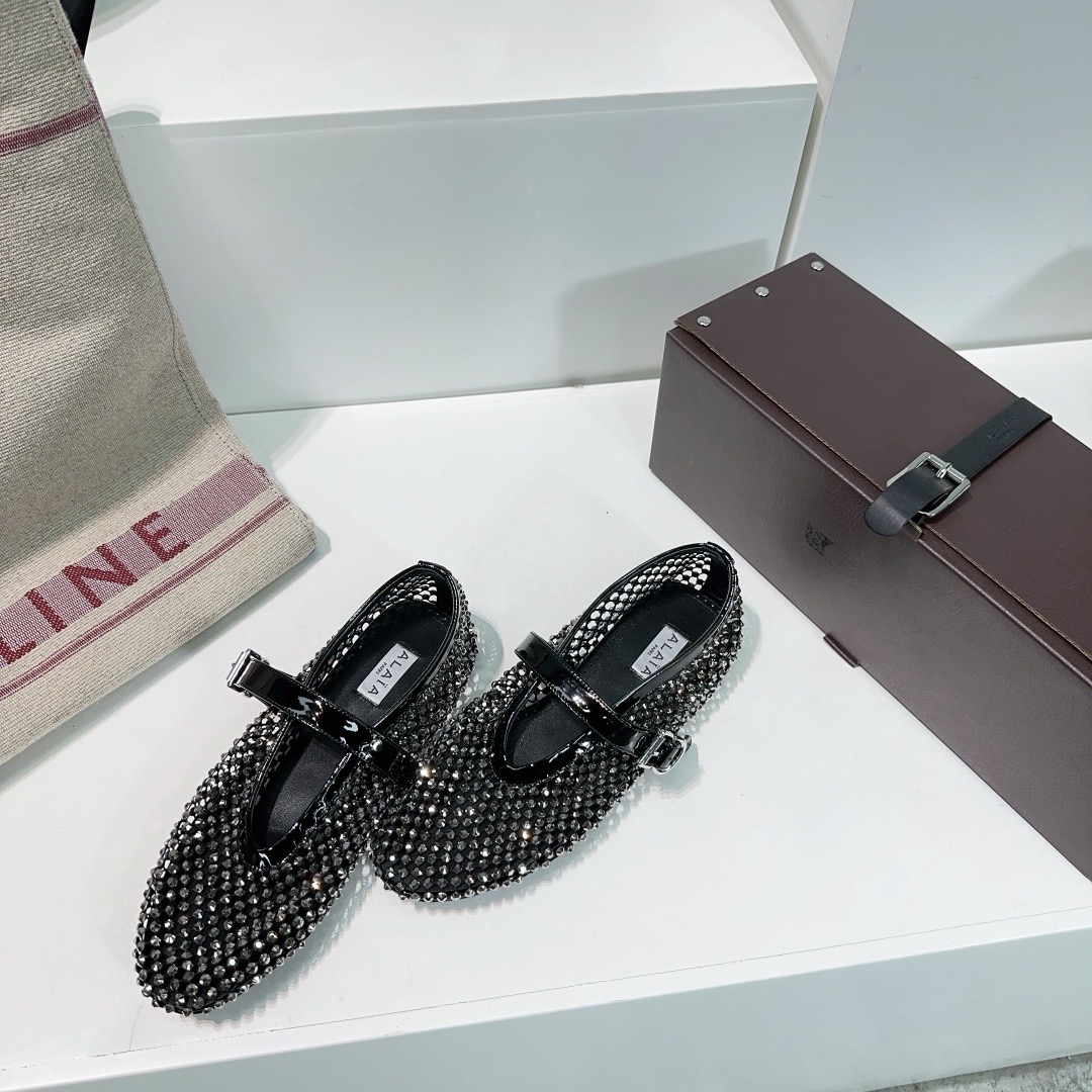 BV Vanity Case On Strap