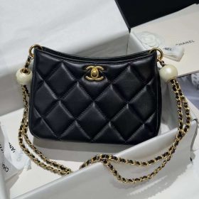 Gucci Jumbo GG Crossbody Bag Gucci Jumbo GG Crossbody Bag