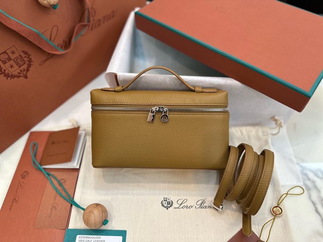 Miu Miu Wander Shoulder Bag
