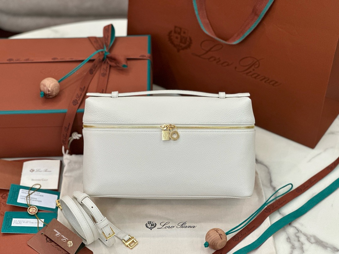 Miu Miu Wander Shoulder Bag