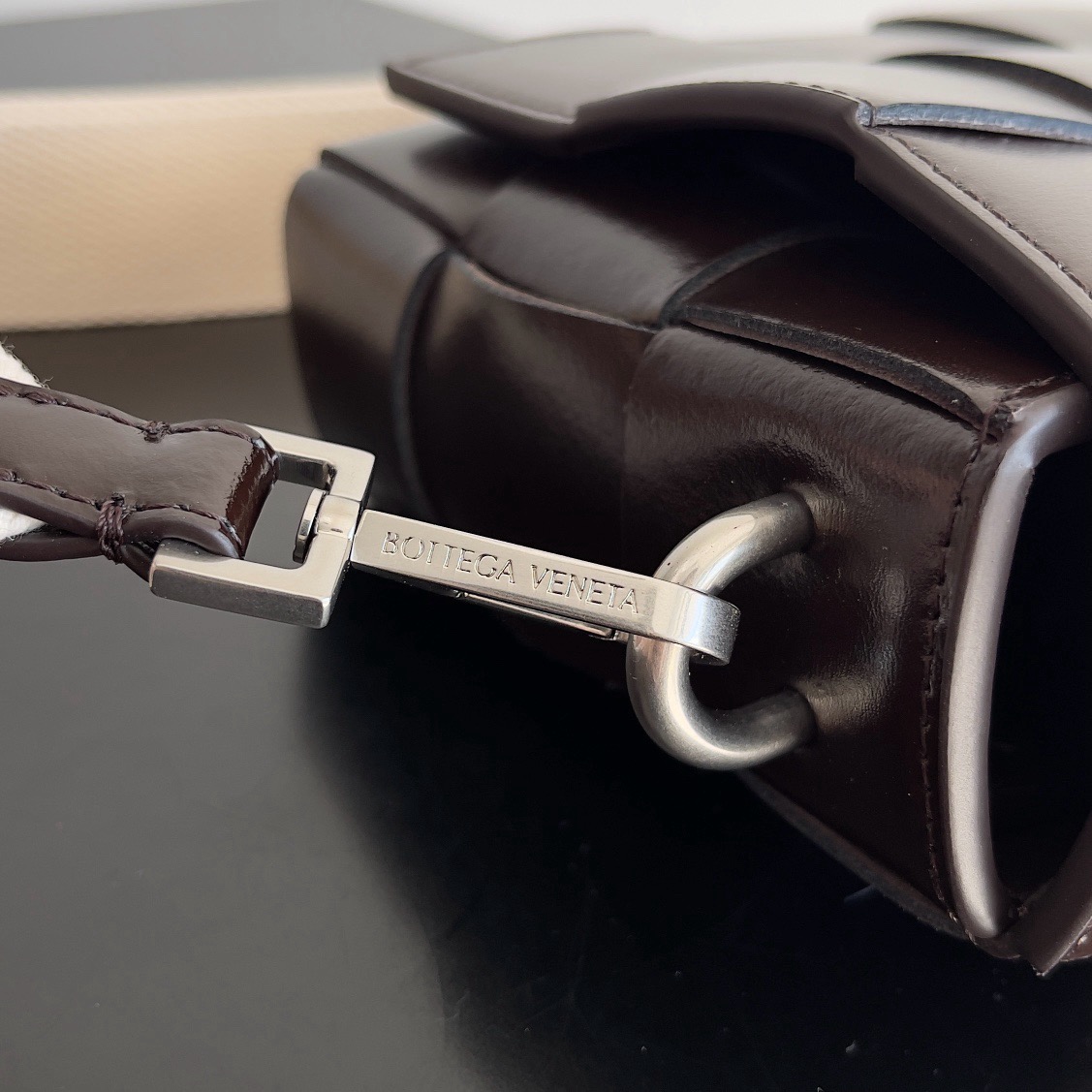 BV Cassette With Versatile Strap BV Cassette With Versatile Strap
