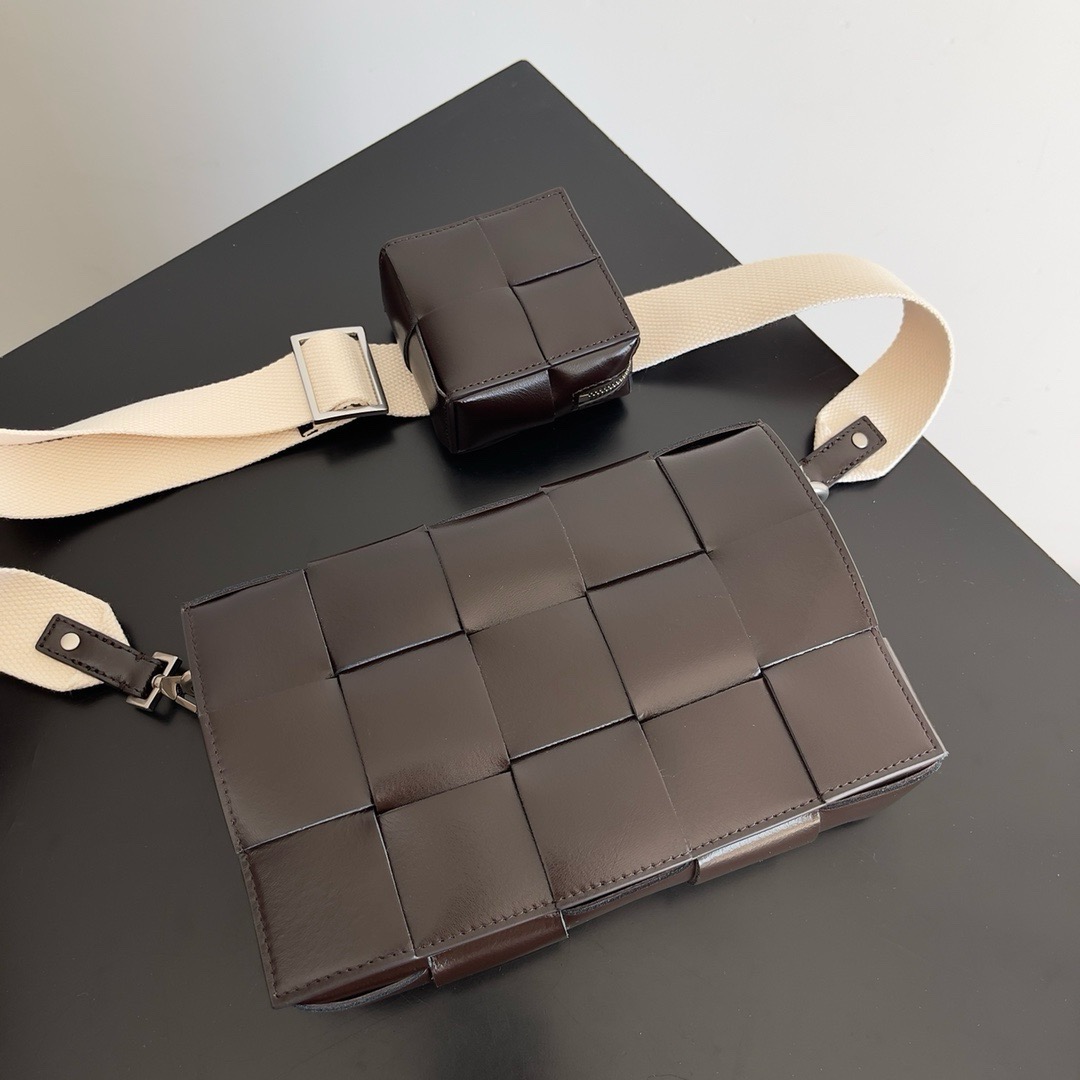 BV Cassette With Versatile Strap BV Cassette With Versatile Strap