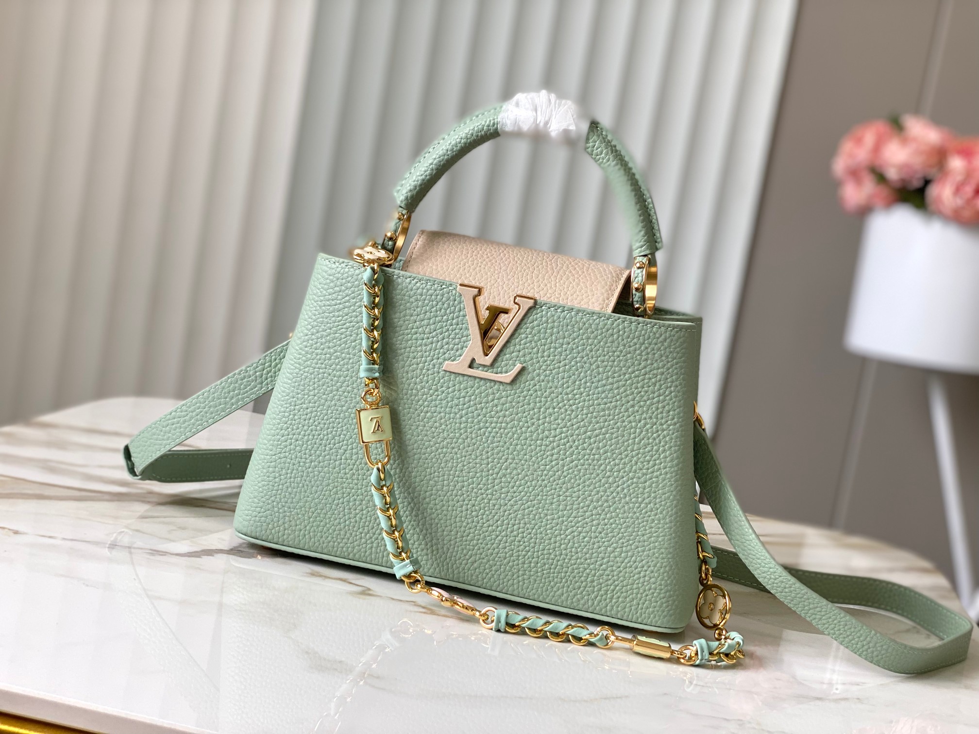 LV Capucines BB