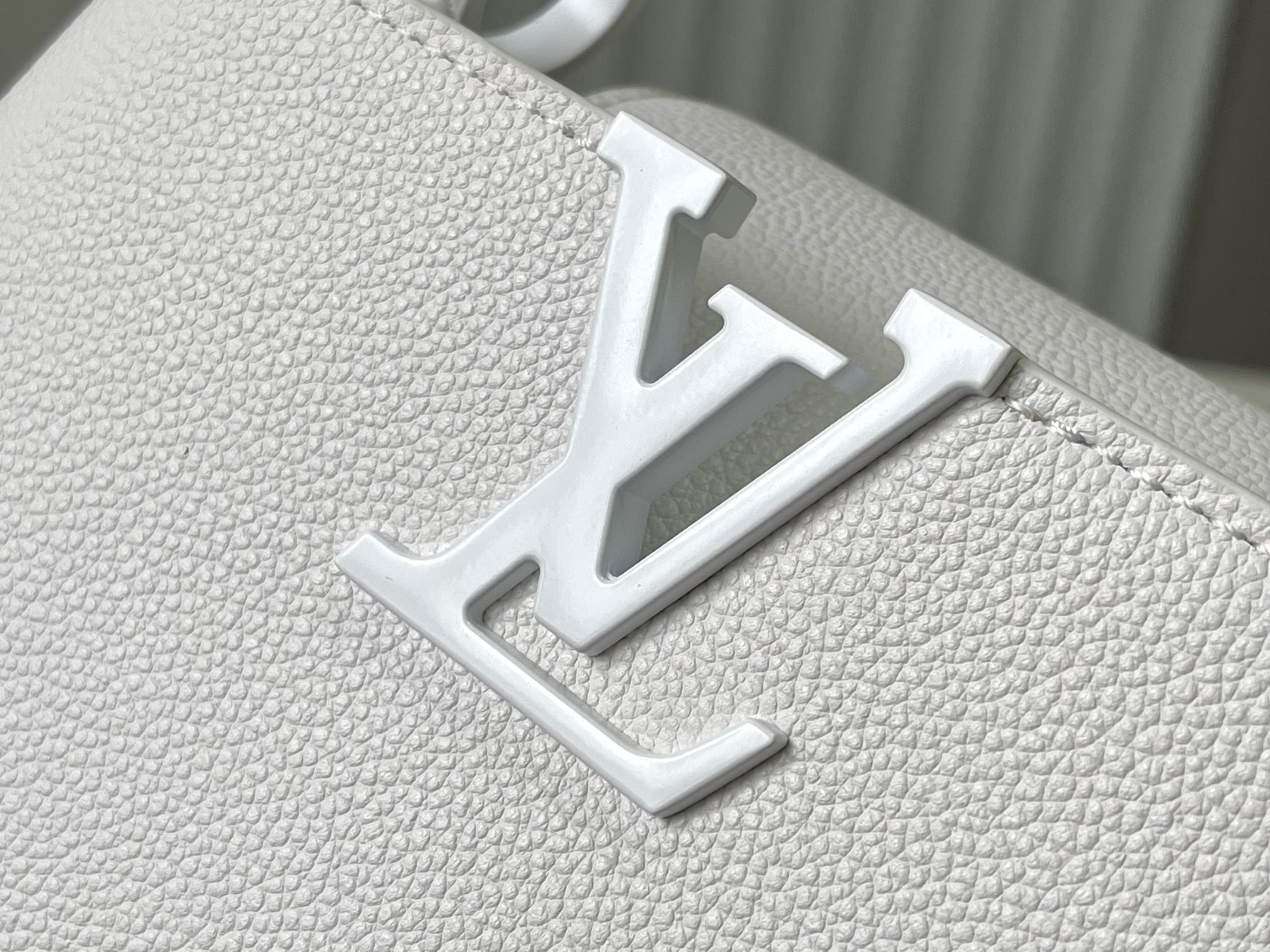 LV Capucines East-West Mini LV Capucines East-West Mini