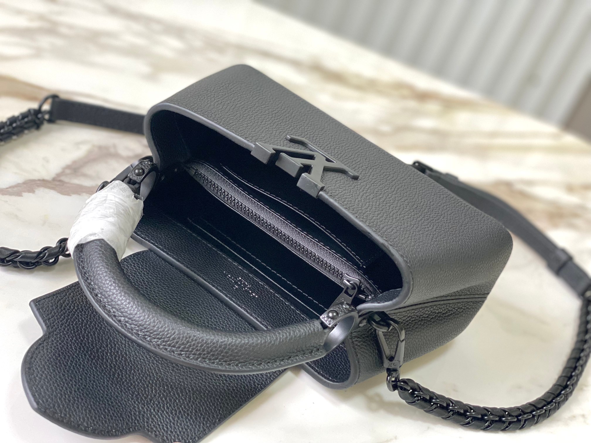 LV Capucines East-West Mini LV Capucines East-West Mini