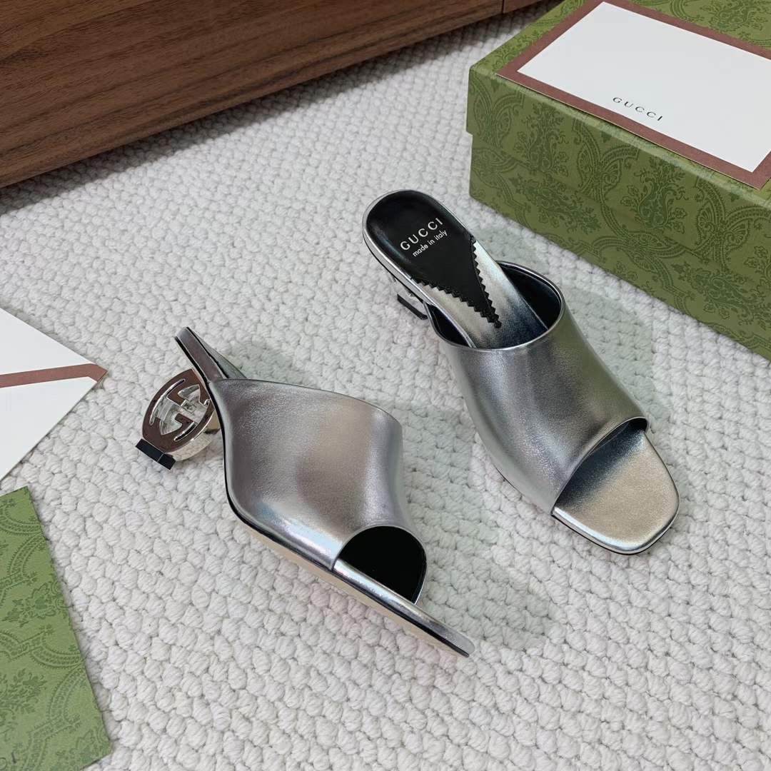 LV Capucines Mini