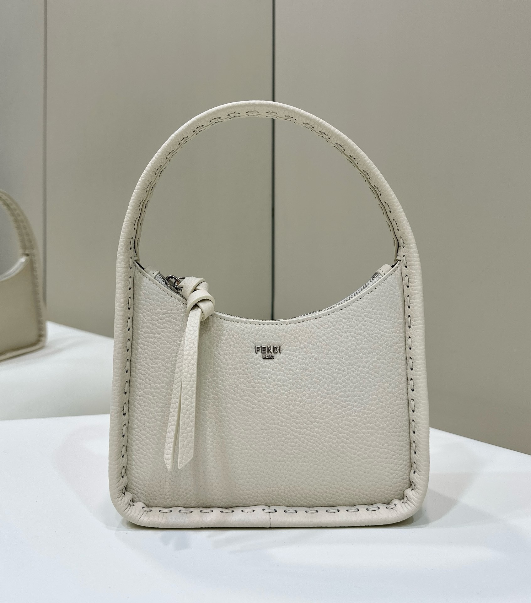 LV Capucines Mini