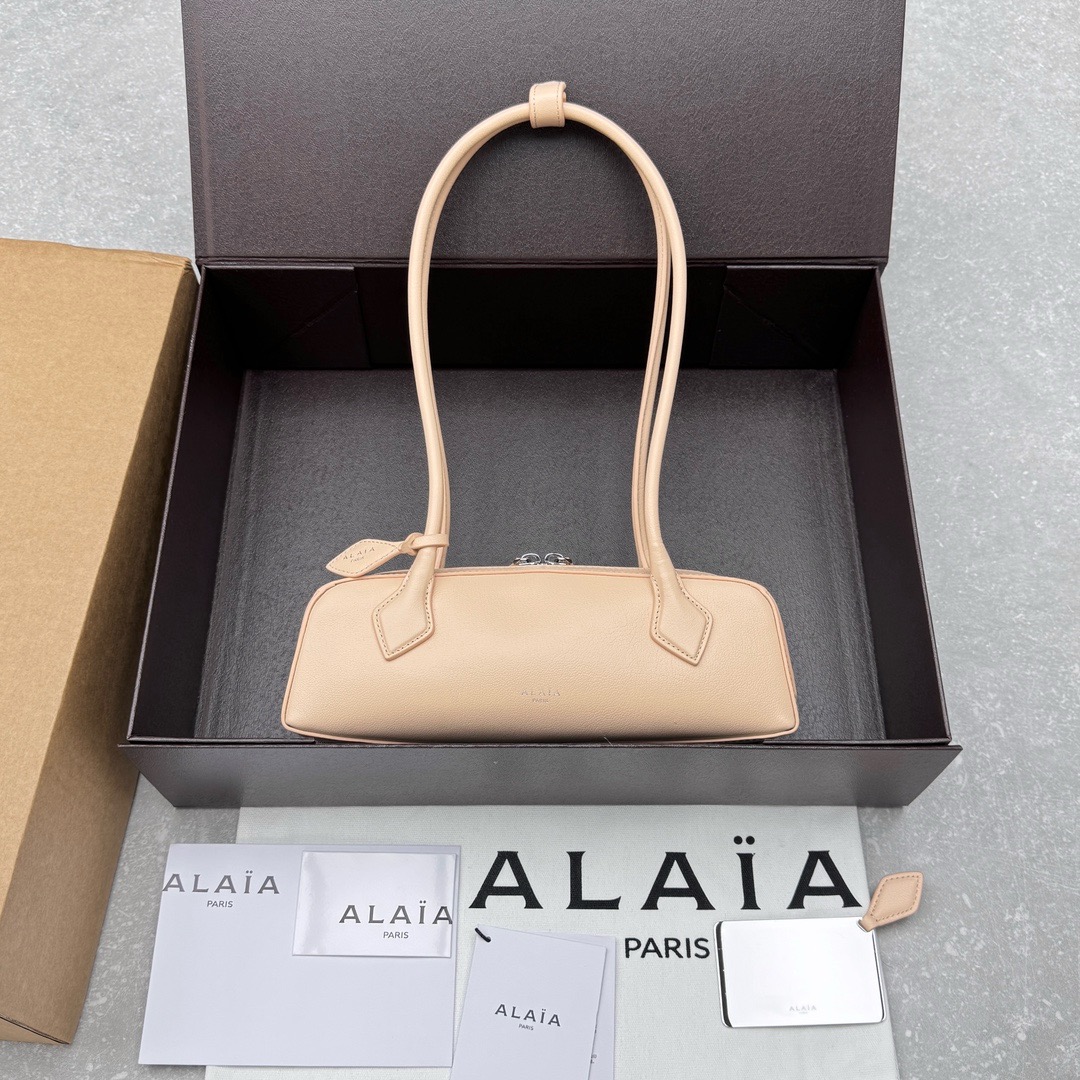 Alaia Small Le Teckle Bag