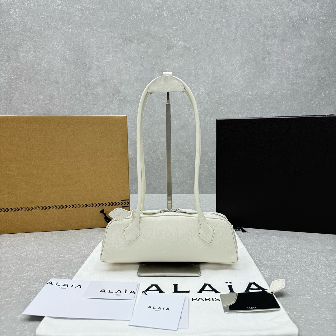 Alaia Small Le Teckle Bag