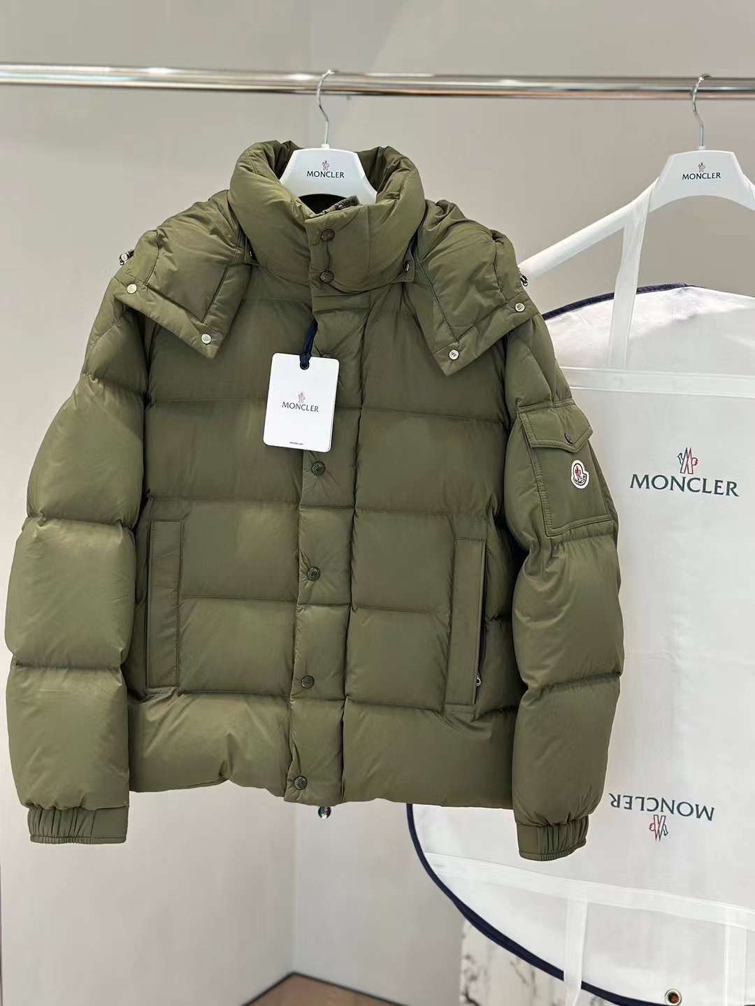 Moncler Bady Short Down Jacket