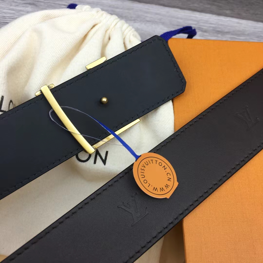 LV Initiales Blason 40mm Reversible Belt LV Initiales Blason 40mm Reversible Belt