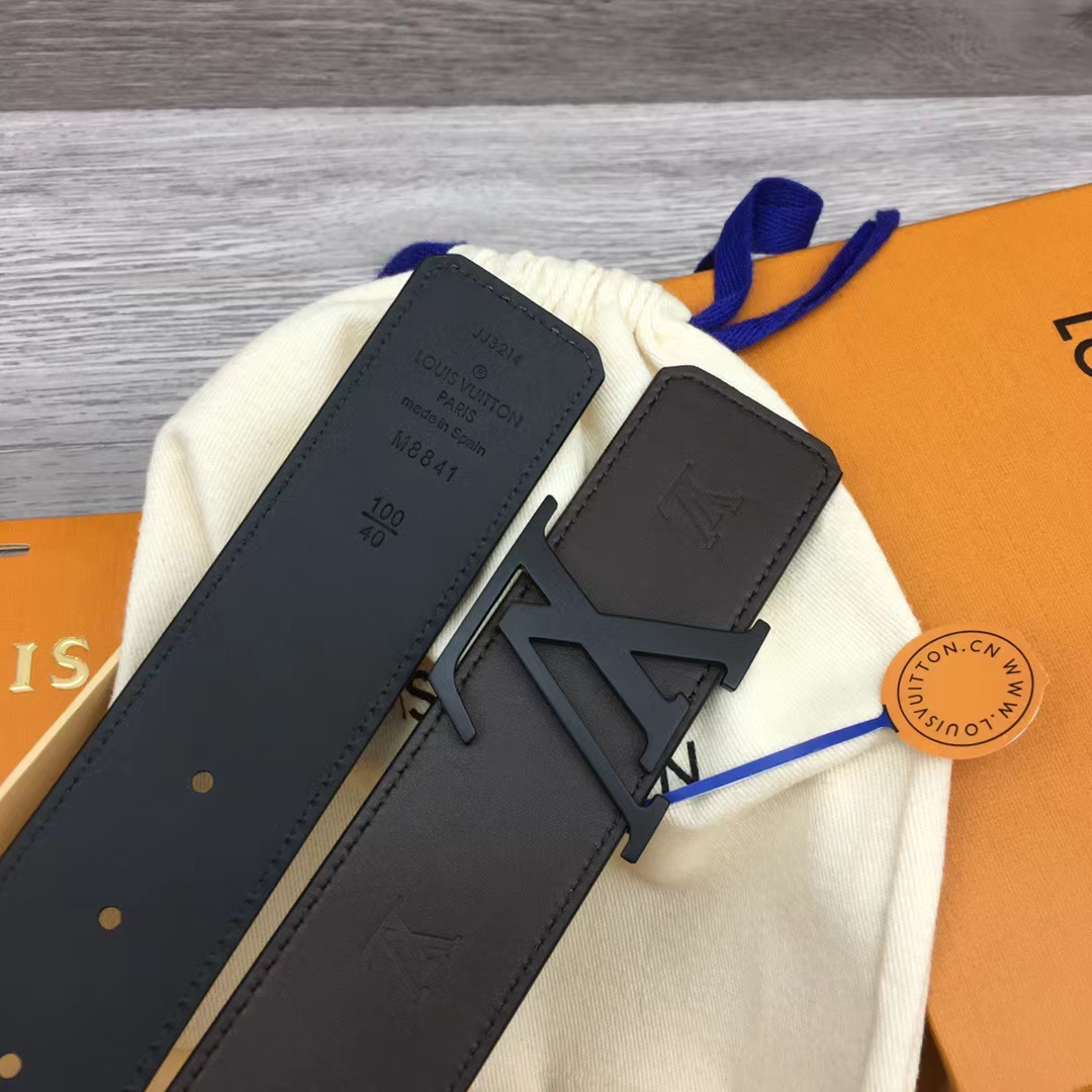 LV Initiales Blason 40mm Reversible Belt LV Initiales Blason 40mm Reversible Belt