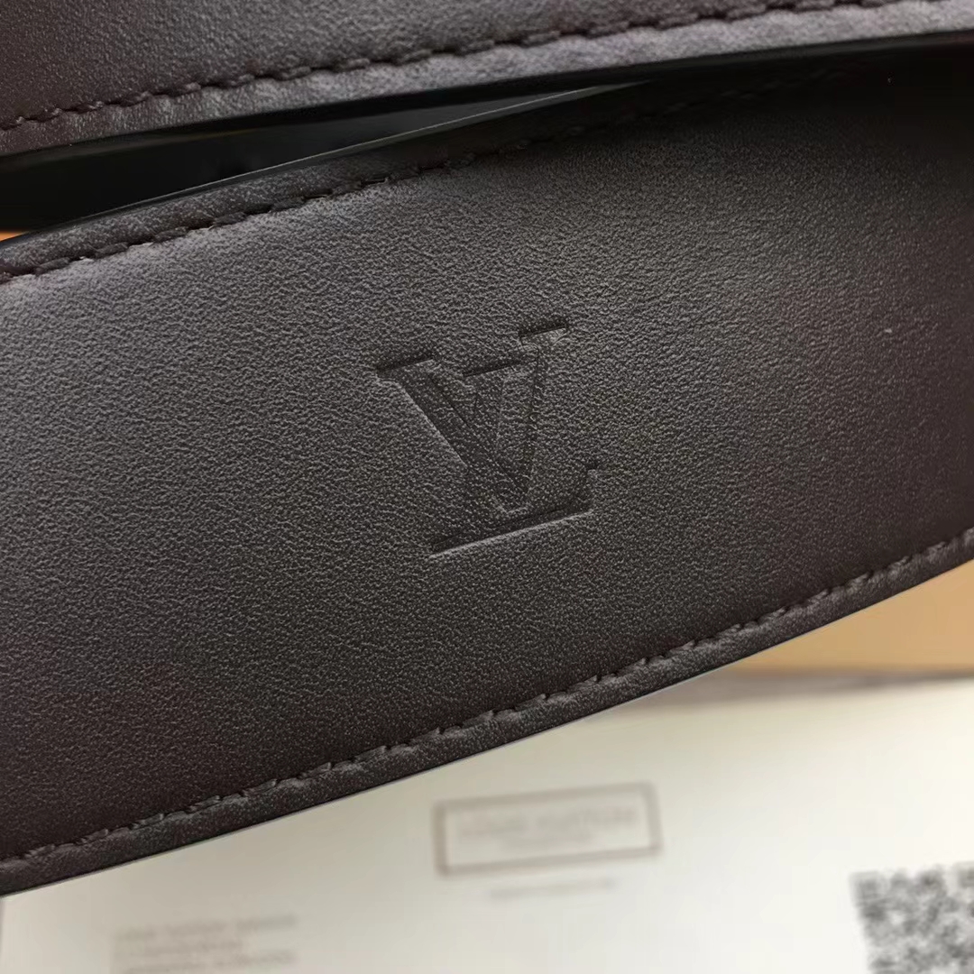 LV Initiales Blason 40mm Reversible Belt LV Initiales Blason 40mm Reversible Belt