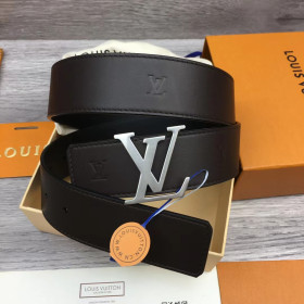 LV Initiales Blason 40mm Reversible Belt LV Initiales Blason 40mm Reversible Belt