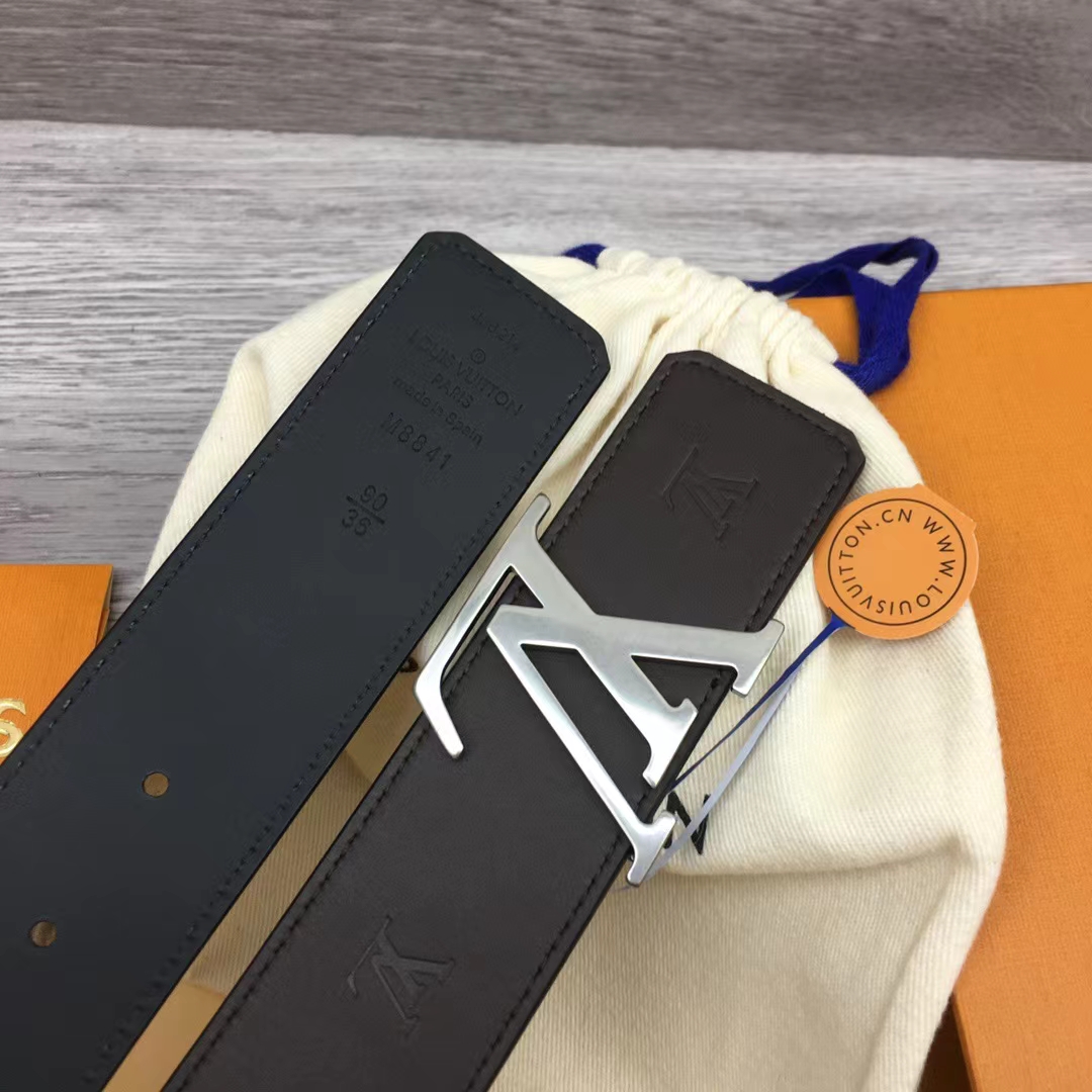 LV Initiales Blason 40mm Reversible Belt LV Initiales Blason 40mm Reversible Belt