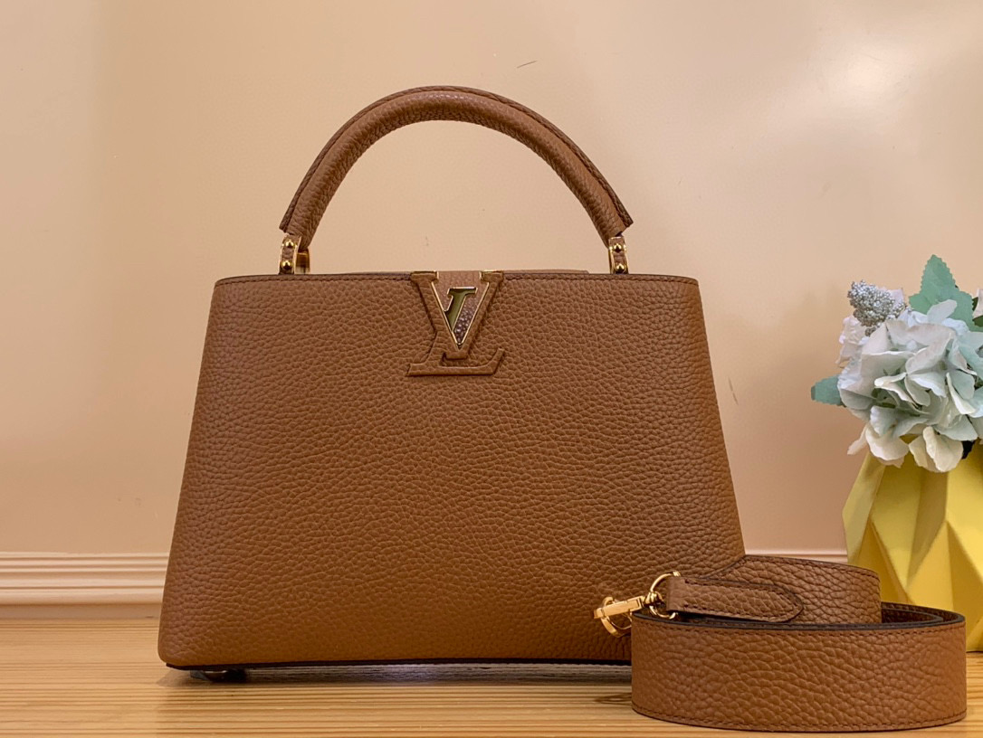 LV Capucines BB