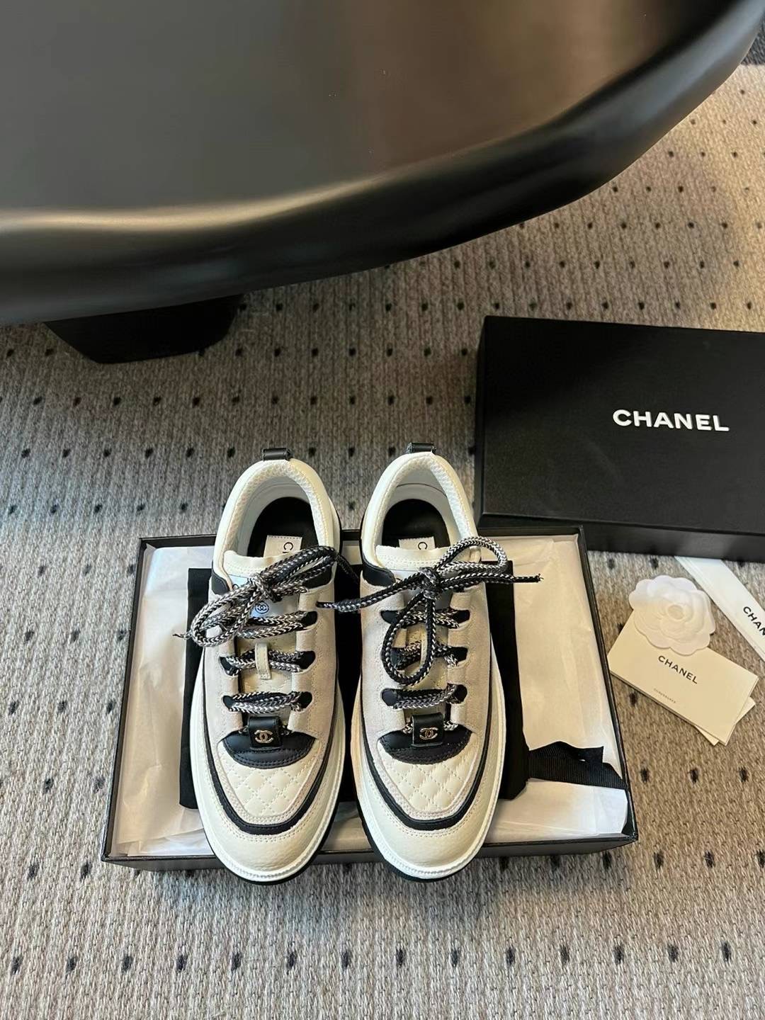 Chanel 22 Mini Handbag Metallic