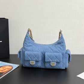 LV Medallion Scarf