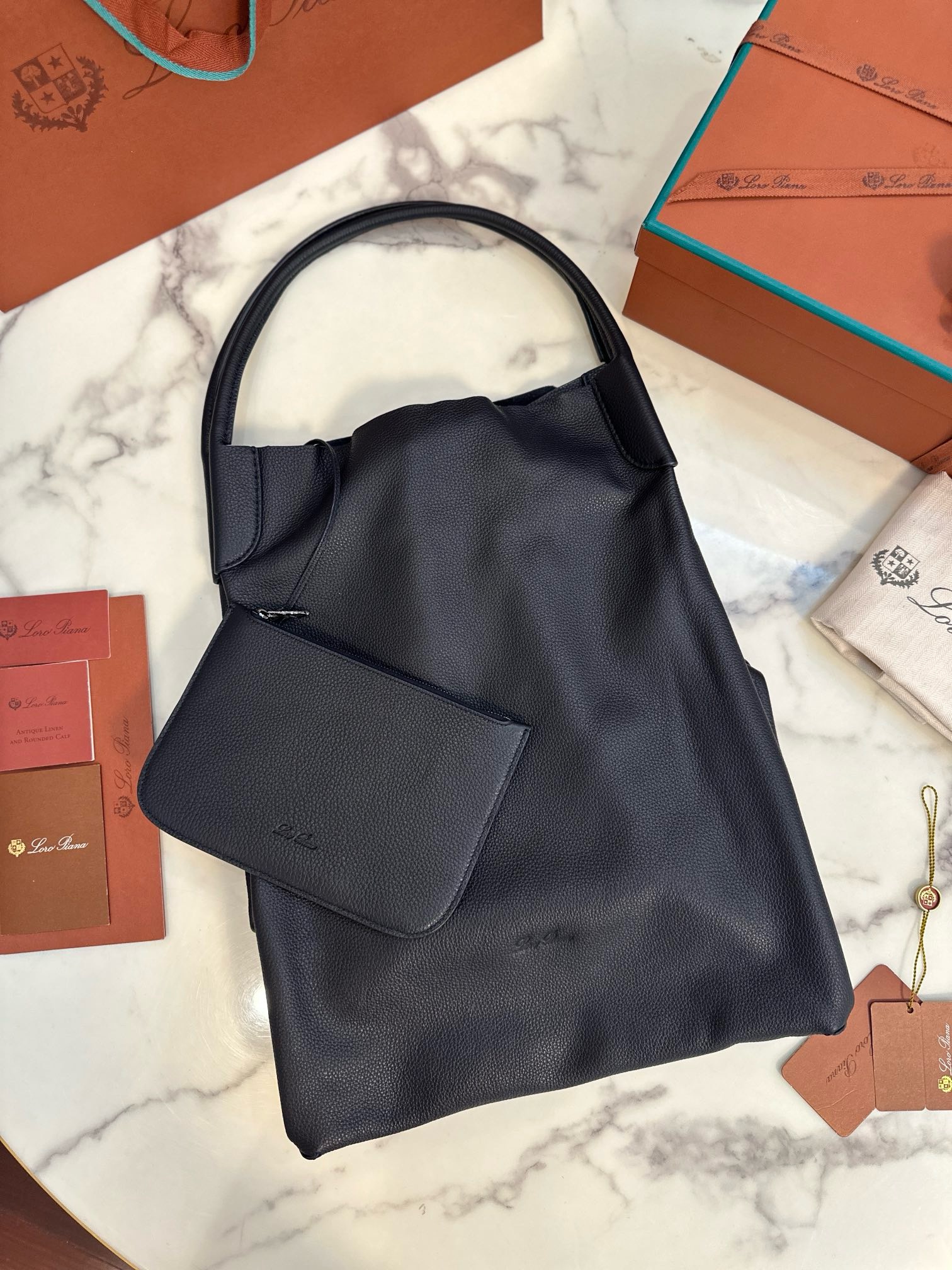 Hermes Casaque Sangle a Boucle Muffler