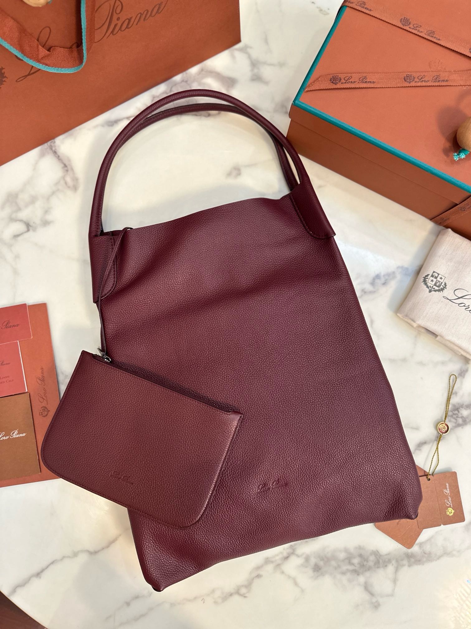 Hermes Casaque Sangle a Boucle Muffler